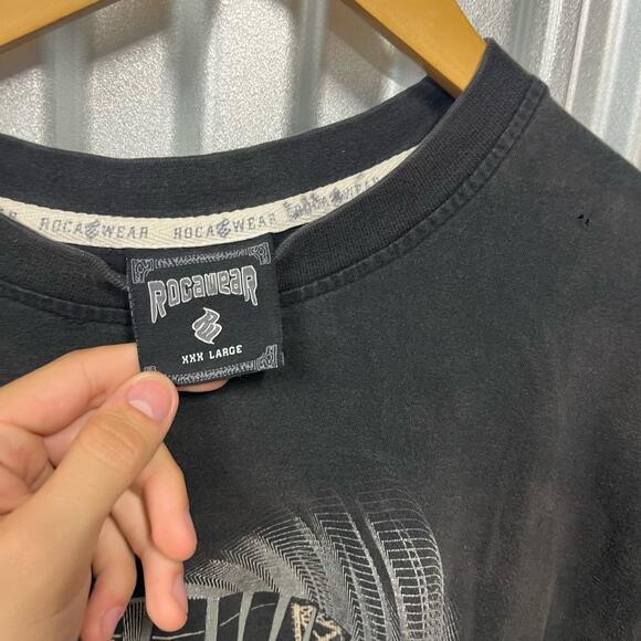 VTG Y2K RocaWear Black Faded and Distressed Graphic Skate Hip Hop T Shirt SZ 2XL - Picture 3 of 4